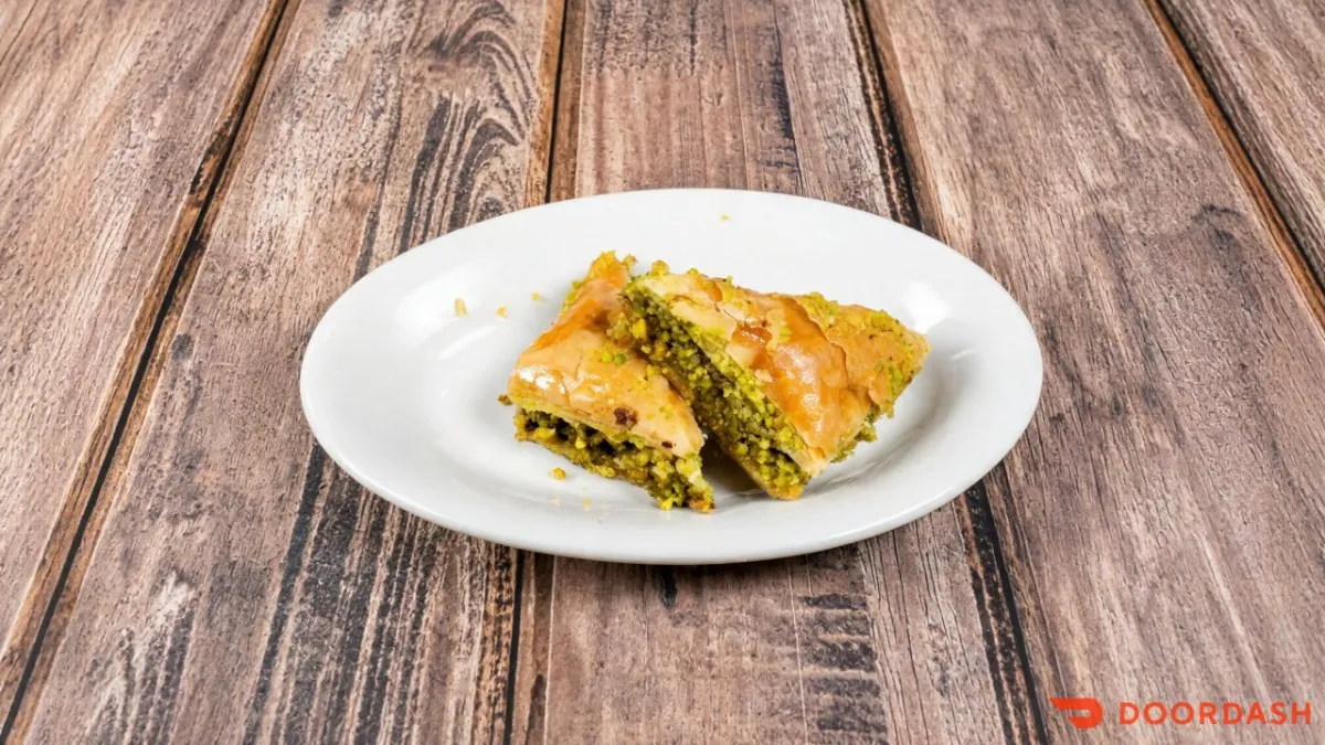 Walnut baklava